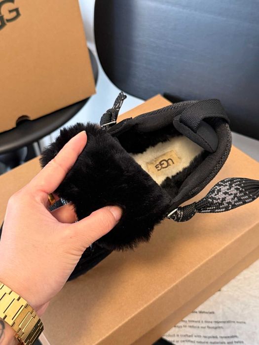 UGG Lowmel Black R.40
