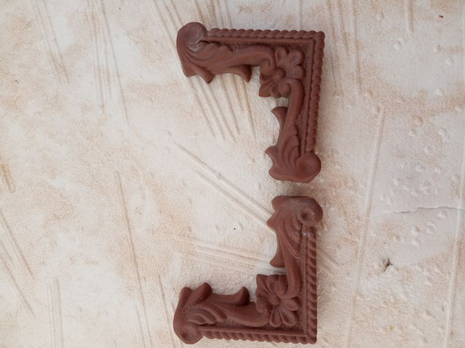 Фурнитура мебельная.