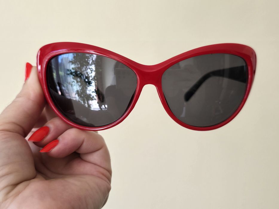Okulary przeciwsłoneczne, czerwono-czarne kocie oczy