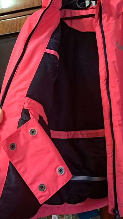 Демісезонна курточка для дівчинки