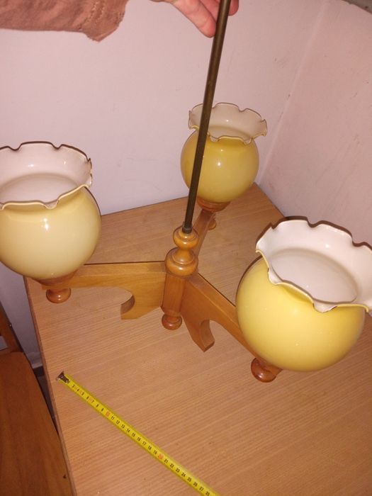 Żyrandol drewniany PRL