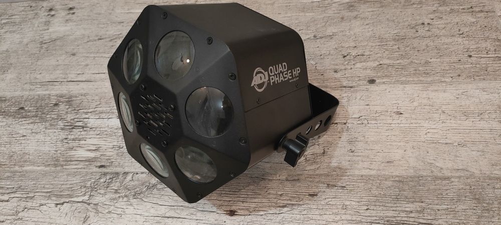 Swiatło ADJ QUAD Phase HP z pilotem.