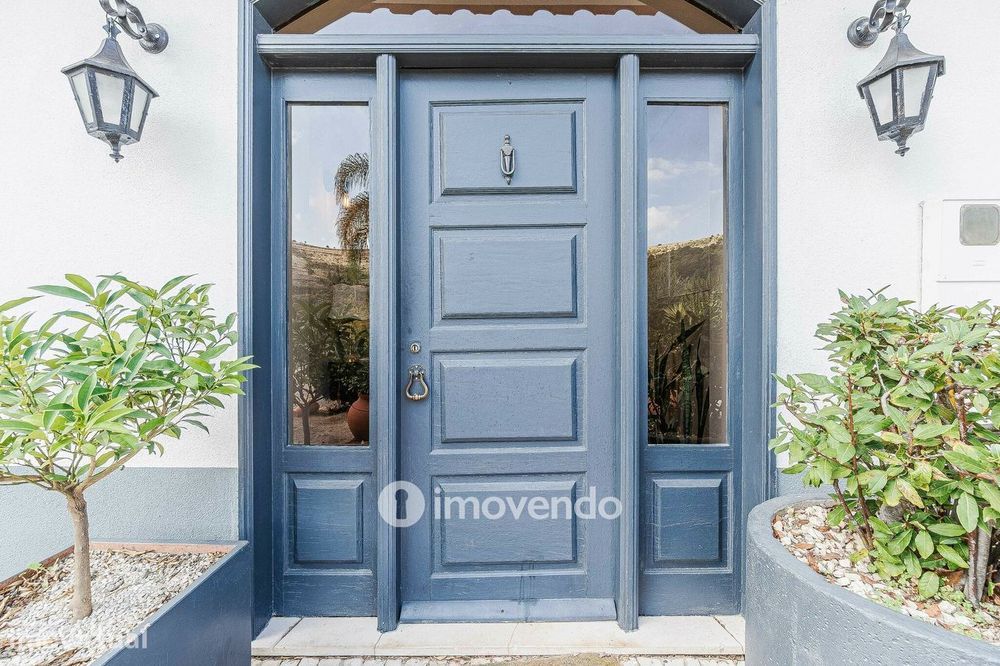 Quinta T3 isolada, com 14.500m² de terreno e piscina, em Loures