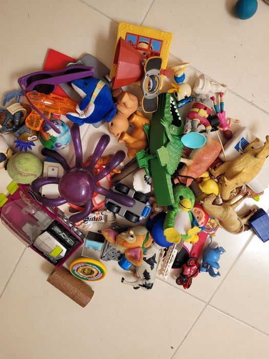 Brinquedos variados tudo 5€