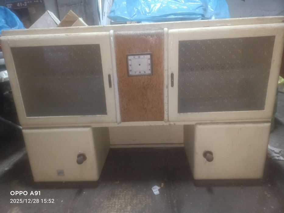 Nadstawka starego kredensu