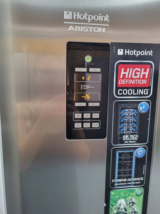 Холодильник Hotpoint Ariston