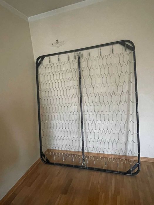 Каркас кровати  с ножками под матрас (Испания)