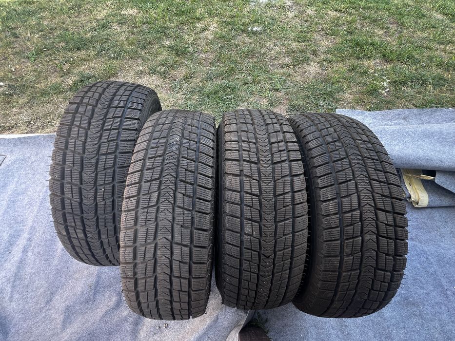 Продам шини 235/65 R17 зима ТОРГ (майже нові, використовувались 1,5 місяці)
