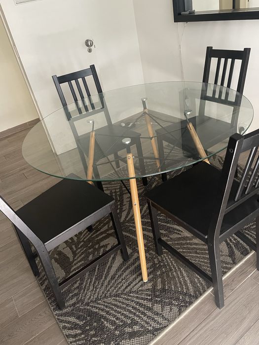 Mesa tampo de Vidro + 4 cadeiras