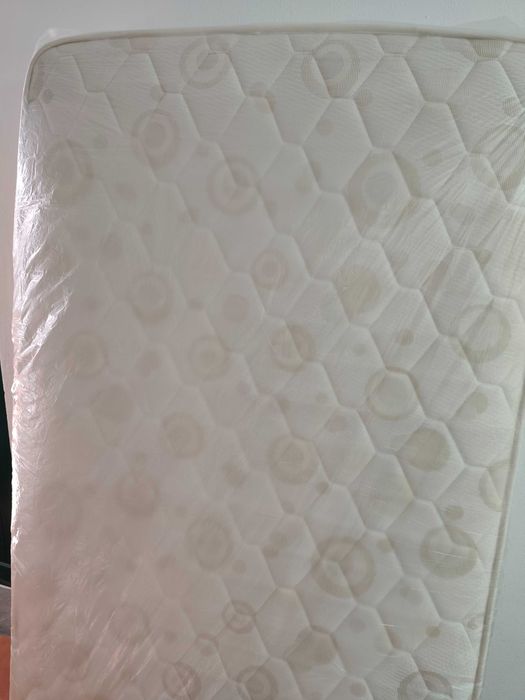 Vendo colchão ortopédico 183 x 098
