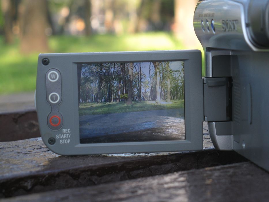 Касетна відеокамера Sony Handycam