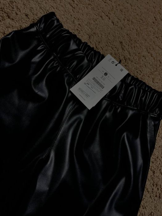 кожаные штаны Bershka