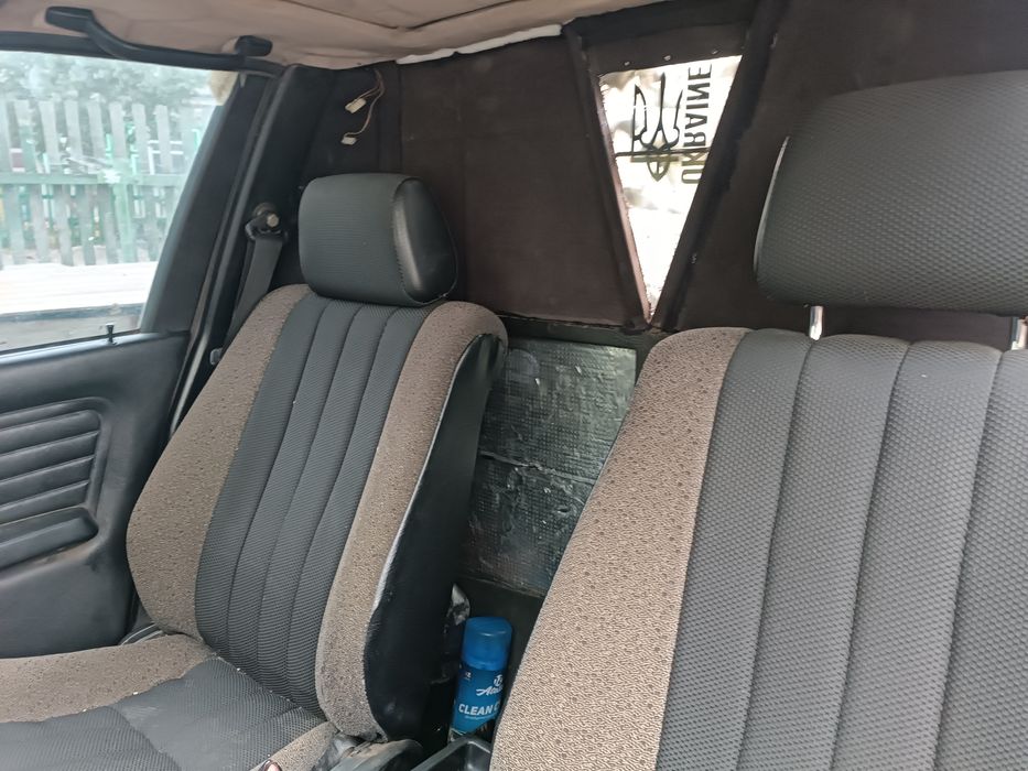 Продам  машину ..