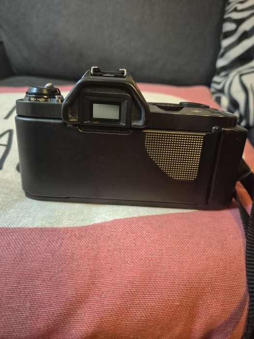 Máquina Fotográfica Canon T50 + Lente FD 50mm f/1.8)