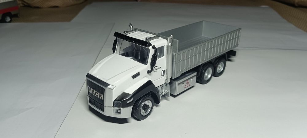 Camiões escala 1/43 lote