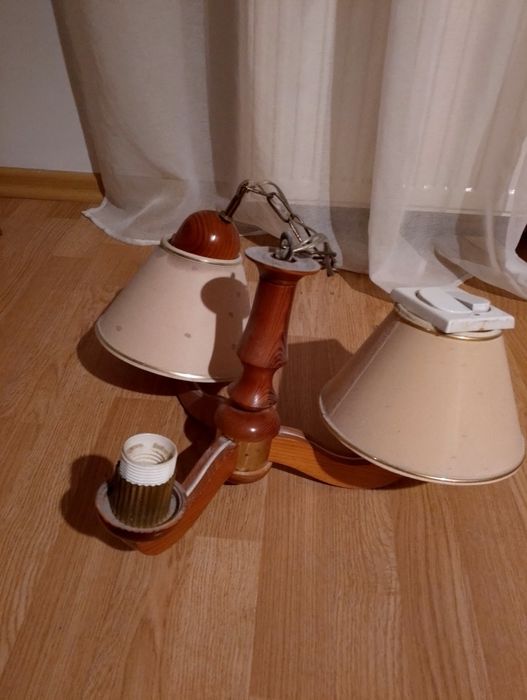 Żyrandol trzypunktowy drewno metal