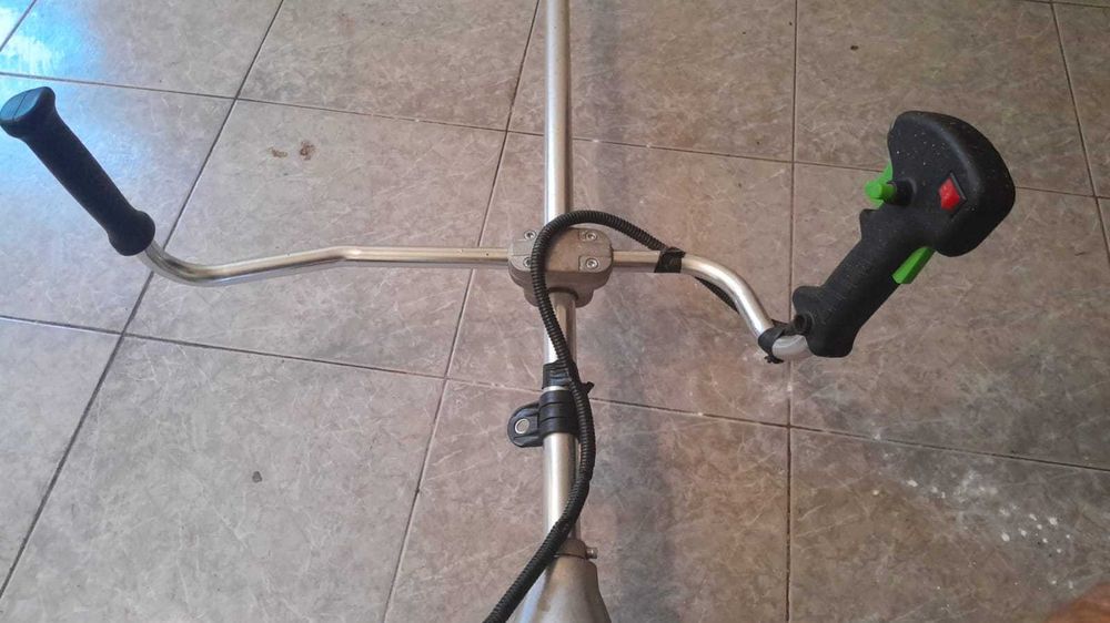 Máquina roçadora 52CC