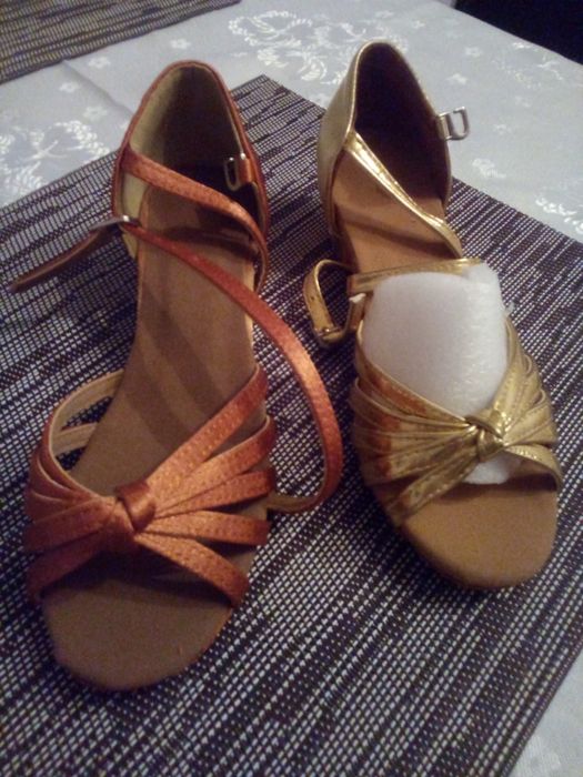 Buty do tańca dla dziewczynki.