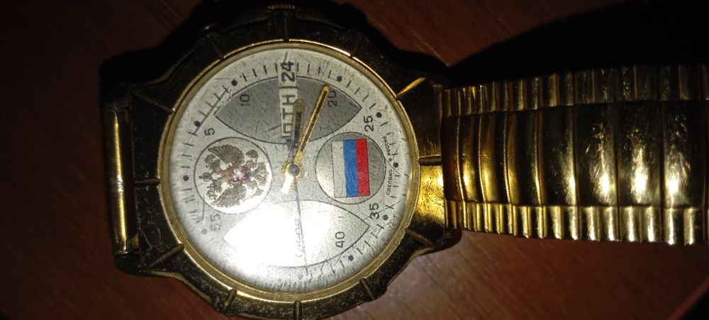 Часы Слава,с арегинальным ,универсальным браслетом
