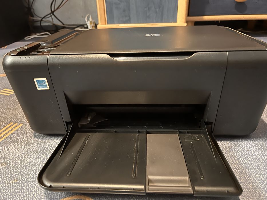 Принтер HP Deskjet F2483 3-в-1 (принтер/сканер/копір)