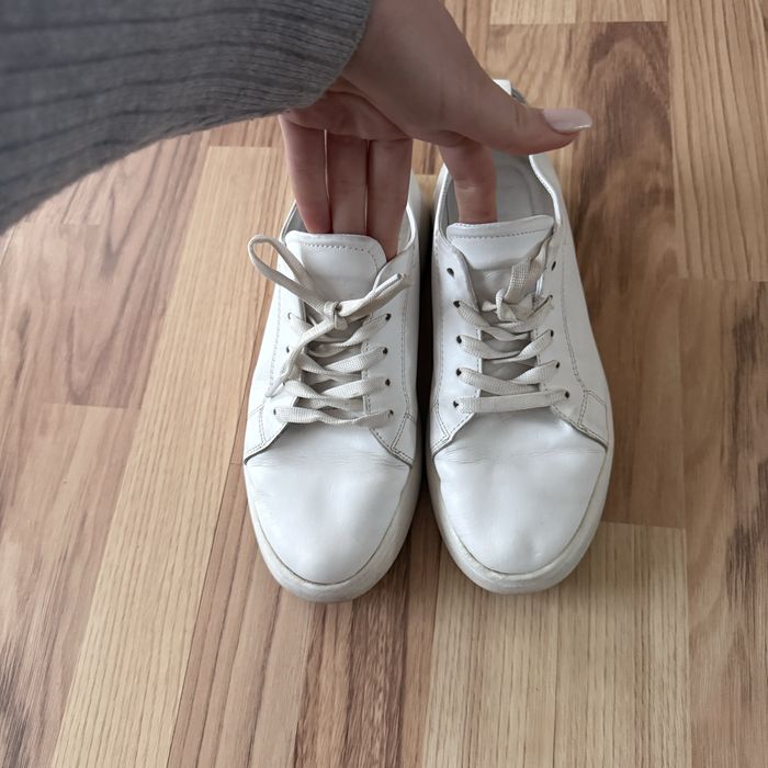 Білі шкіряні кросівки, 40 розмір