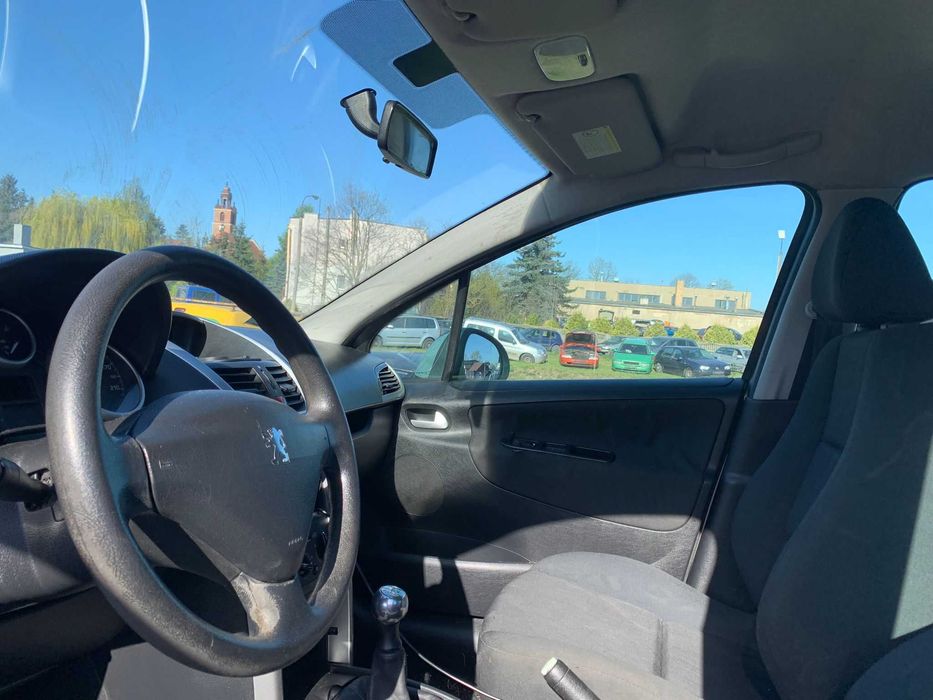 Peugeot 207 1.4 16v kfu kolor ezrc CZĘŚCI