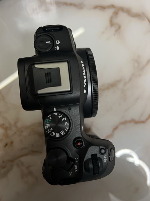 Canon EOS R8 body