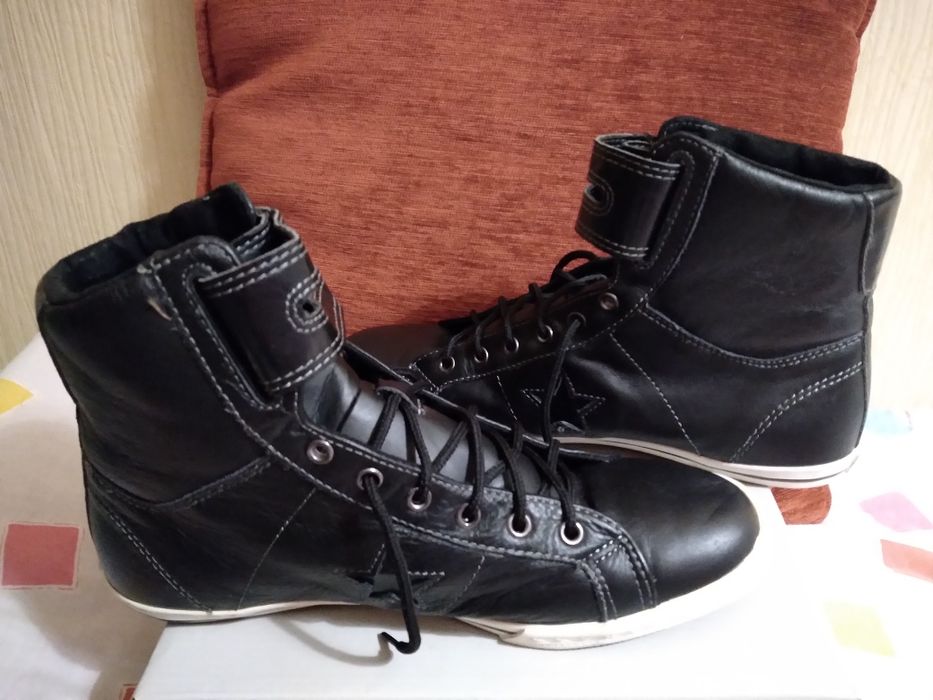 Buty oryginalne conversy czarne nowe ze skóry na wiosnę i jesień