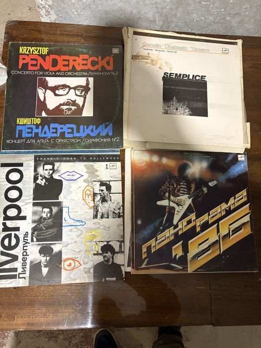 Платівки elvis presley, queen та інші