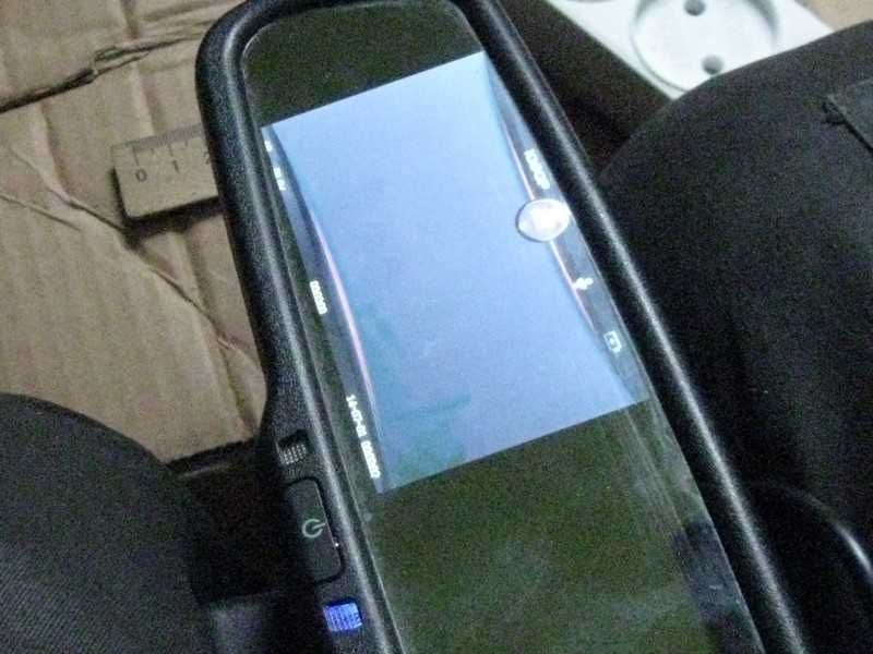Дзеркало автомобільне з монітором Prime-X.На запчастини або відновлення