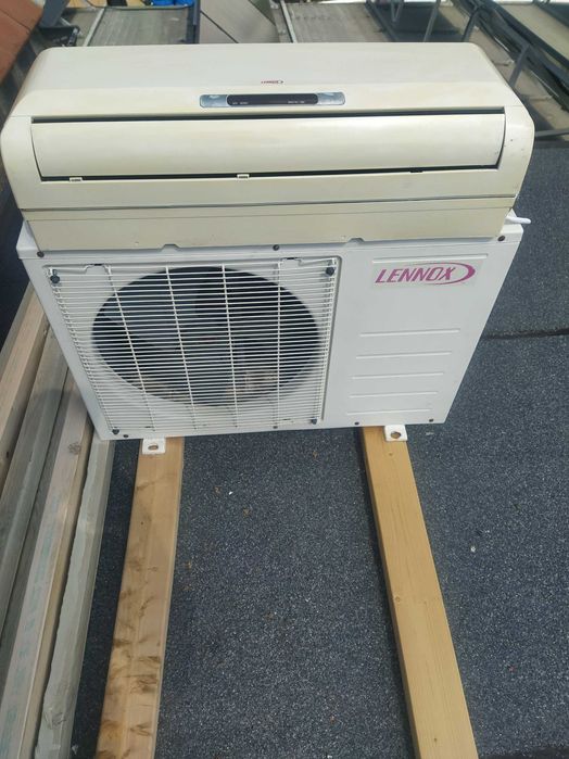 Sprzedam klimatyzator chłodzenie grzanie sprawny komplet