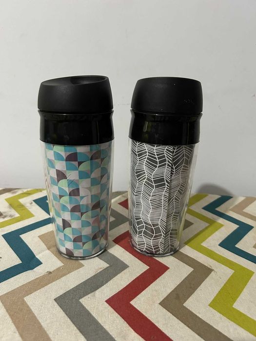 Copos Térmicos com Botão Anti-Fugas