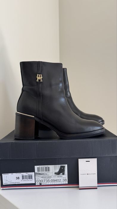 Botins em pele da Tommy, muito bons!!