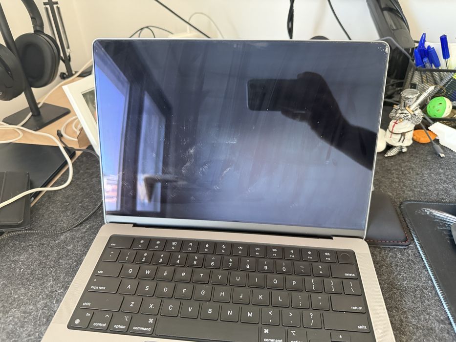 MacBook Pro 14” M1 Pro 256GB – Ecrã danificado – Funciona