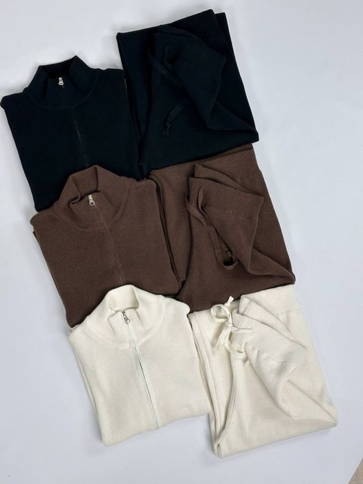 Теплий вʼязаний костюм на блискавці