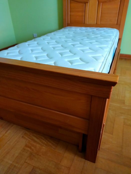 Cama de solteiro espetacular da conceituada marca Móveis Pedrosas