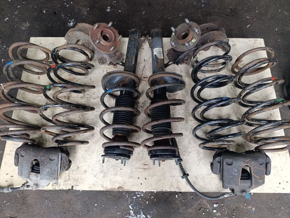 Пружина Пружини Пружины передні Ford Connect 1.8  2002-13 Форд