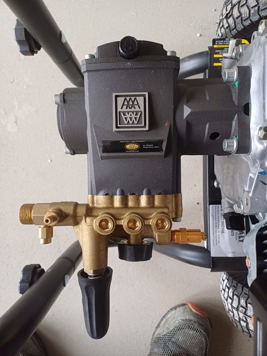 Myjka ciśnienowa spalinowa Dewalt