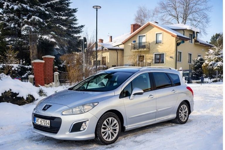 Samochód bezwypadkowy, niski przebieg