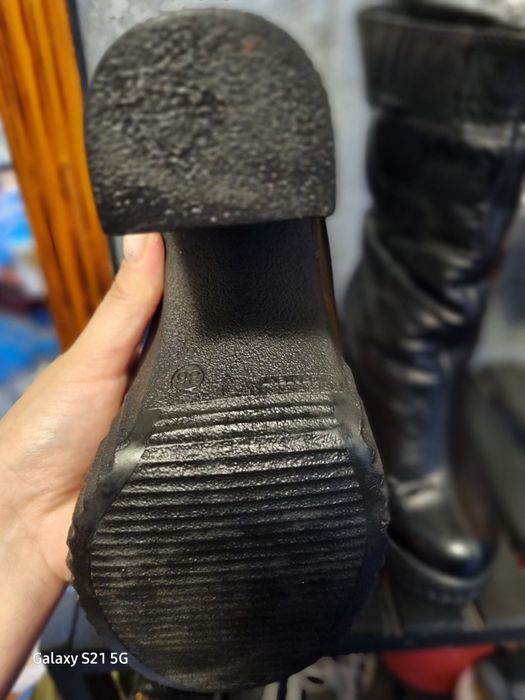 Продам сапоги на підборах