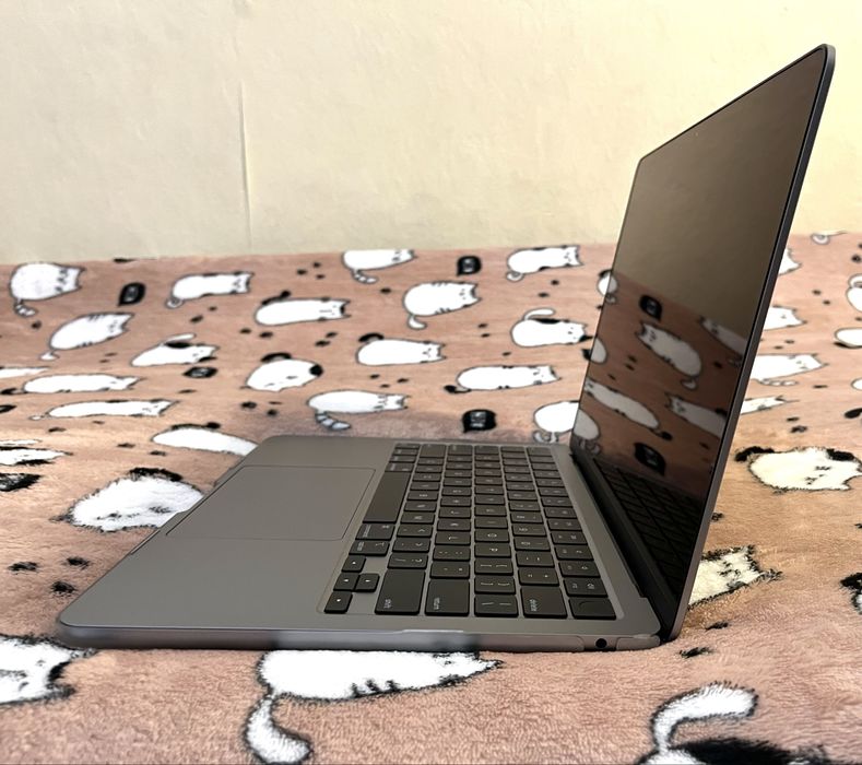 MacBook Air M3, 13.6” 2024р. Space gray, 256 gb. Стан ідеальний