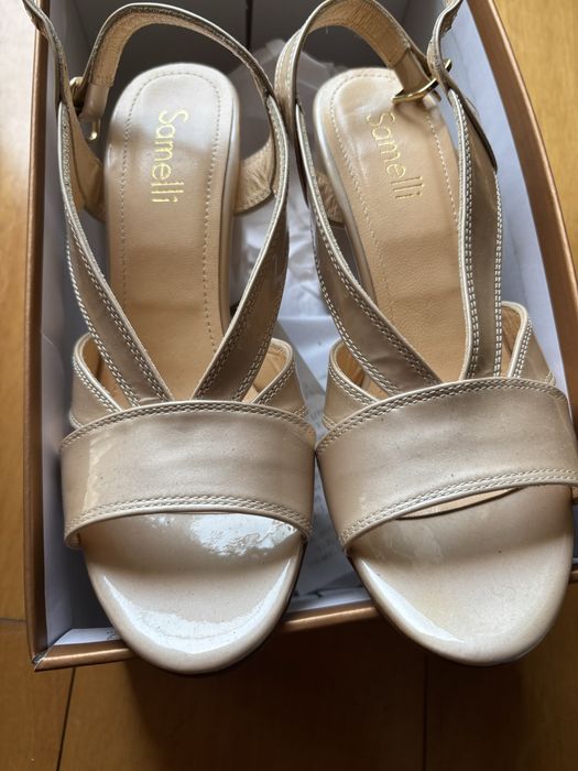 Sandalias bejes Samelli