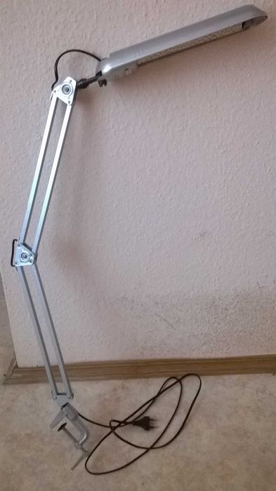 Лампа настільна світильник