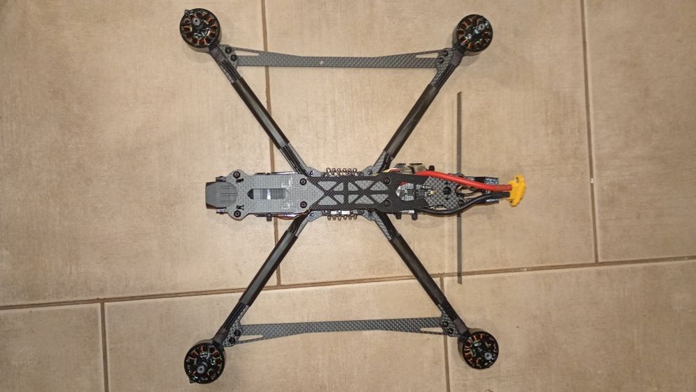 Продам fpv дрон 8"