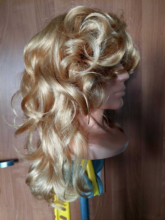 Peruka blond karnawałowa