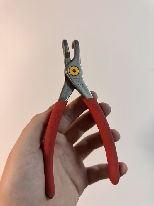 Facom Szczypce do pierscieni