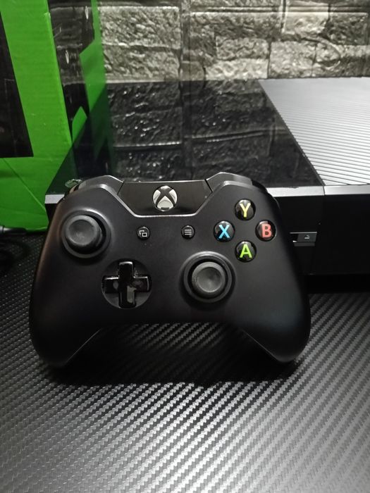 Xbox One + Caixa e comando original