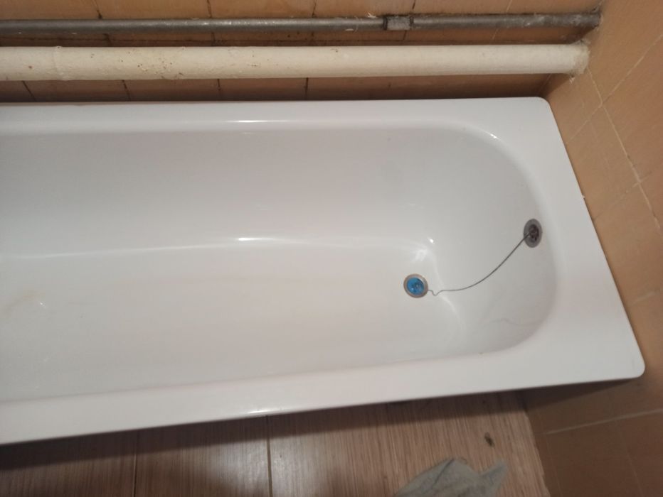 Продам ванну металлическую на ножках