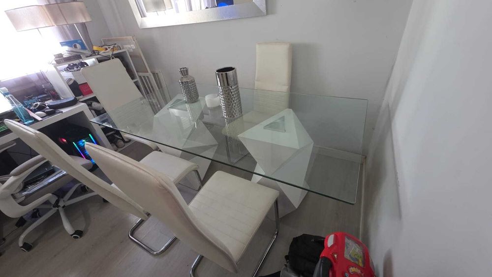 Mesa de Jantar em vidro
