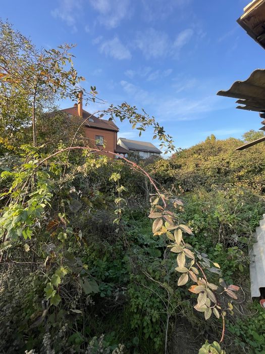 Участок в городе!